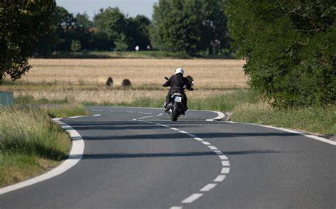 grafická ilustrace nového mostu a vyhrazených pruhů pro motocykly