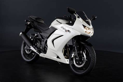 Instruktážní schéma uchycení zadního kotouče na Ninja 250R