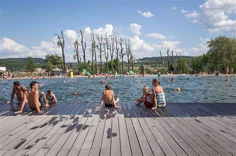 koupací jezero a biotop v Radotíně