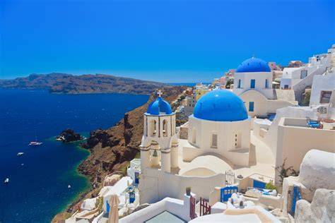 Santorini pohled na moře a bílé domy