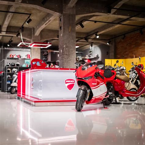 servis a prodej prémiových motocyklů DUCATI