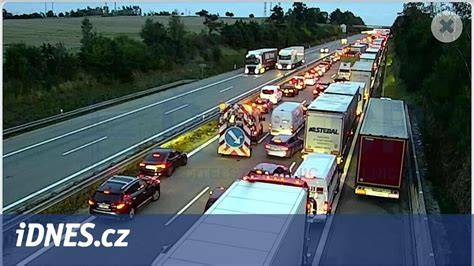 grafické znázornění nehody na dálnici