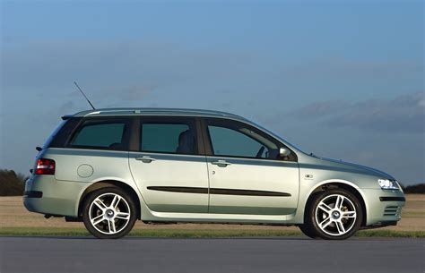 Fiat Stilo kombi s podélníky