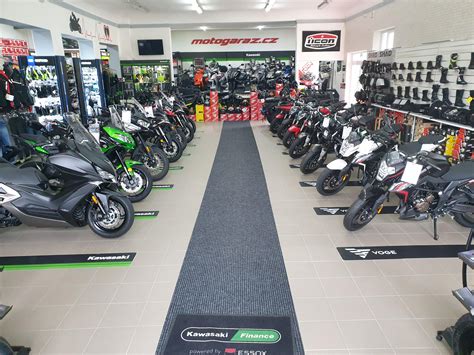obchod motogaraz cz showroom doplňky (8 слов)