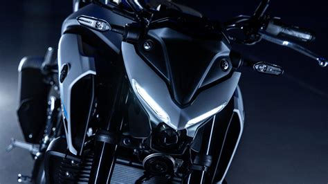 Bezešvý design a LED světla Yamaha