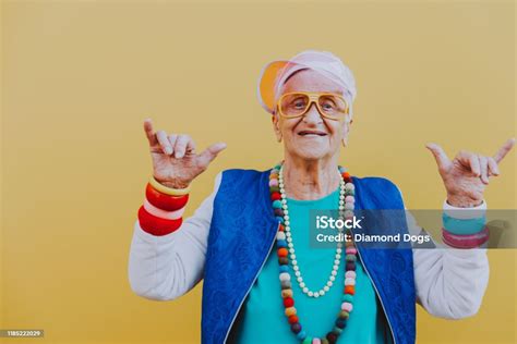 Fotografie rámů a komponentů z 80. a 90. let