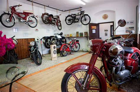 Historické motocykly v muzeu Turnov