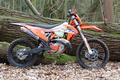 frézované brýle na KTM EXC ukázka designu