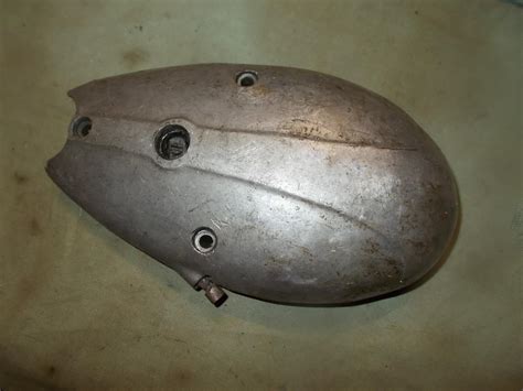 pravé víko motoru Jawa Pionýr - detail utěsnění