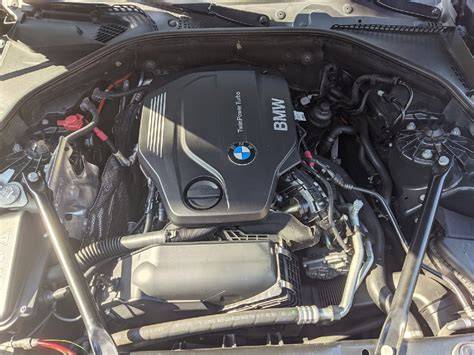 přehledný diagram montáže příčníků na BMW 5F11