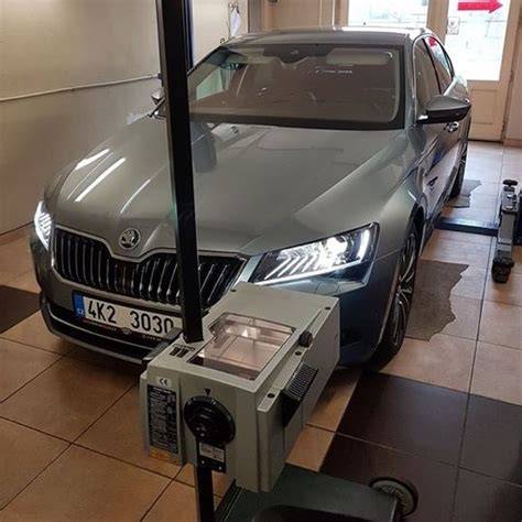 seřízení světlometů motocyklu návod