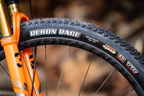 Detail pláště Maxxis Rekon Race