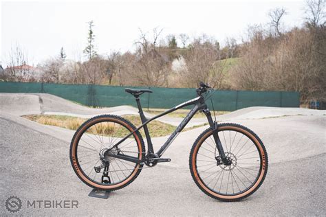 Hardtail a celoodpružené MTB