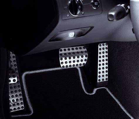 nerezové sportovní pedály Audi interiér