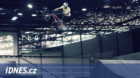 BMX jezdec na fototapetě