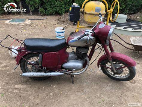 Jawa 250 díly na veteránské burze