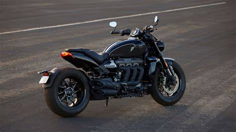 Triumph Rocket 3 Storm na silnici
