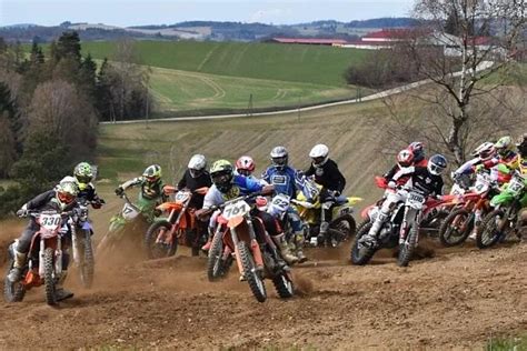 Motokrosový závod bahnitá trať