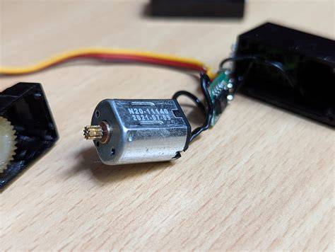 Princip H-můstku pro DC motor