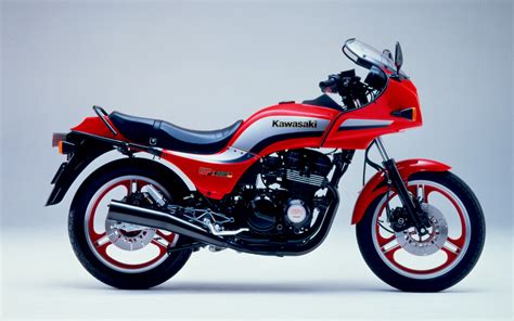Kawasaki GPZ 550 Unitrak zadní tlumič
