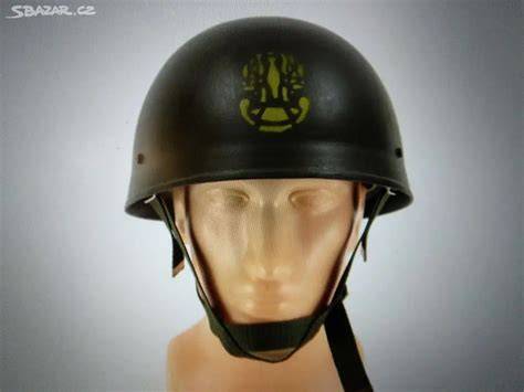 Výsadkářská přilba Fallschirmschützenstahlhelm 38