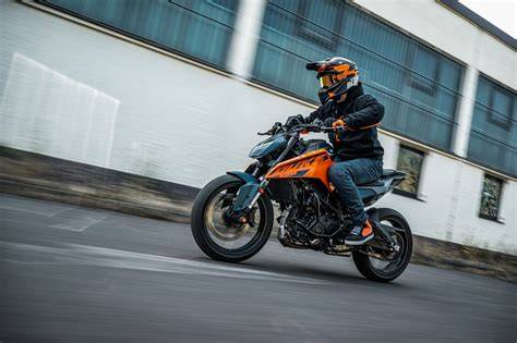 Výfukové svody KTM Duke 125