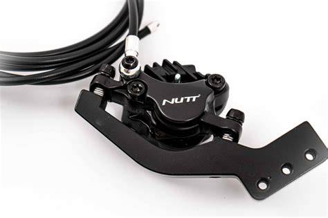 Podvozek a hydraulické brzdy NIU skútru