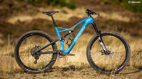 Specialized Stumpjumper na technickém trailu