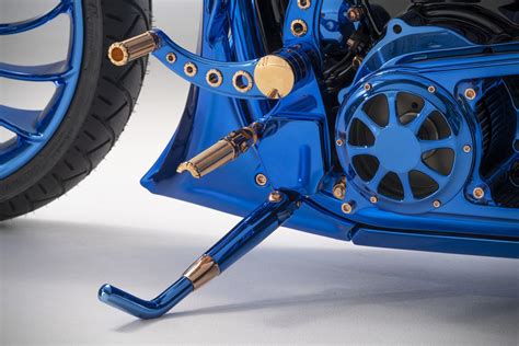 Harley-Davidson Blue Edition diamanty zlato