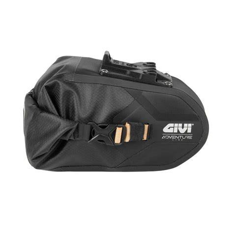 přehled vyklápěcích přileb GIVI a W-TEC