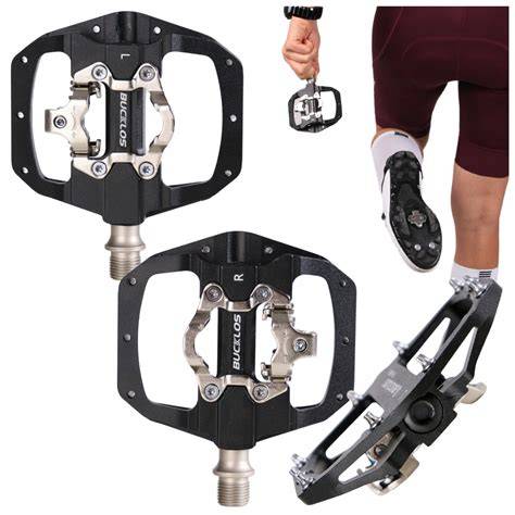Detail otevřeného MTB dezénu s bočními bloky