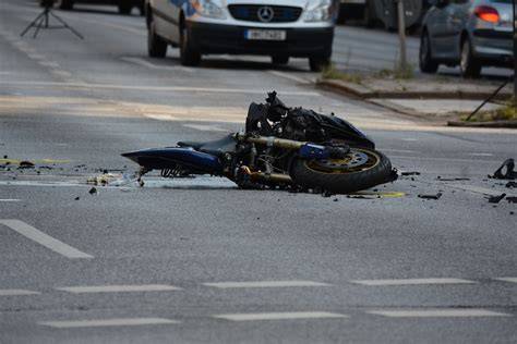 nehoda motocyklu na silnici Zlínsko