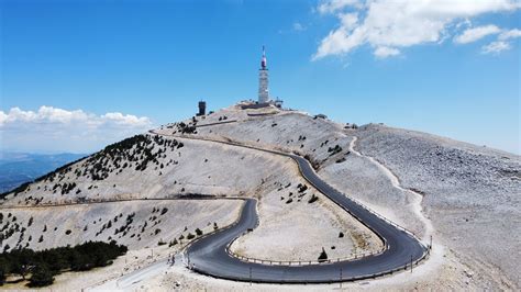 silniční cyklista na Mont Ventoux