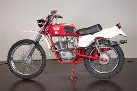 Historické enduro Moto Morini Regolarità