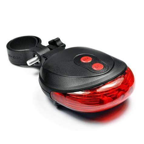 LED světlo na zadní straně dětské helmy