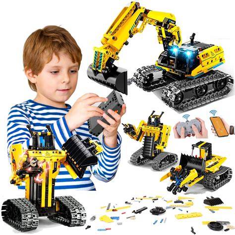 Infografika srovnání interaktivních robotů a RC motorek
