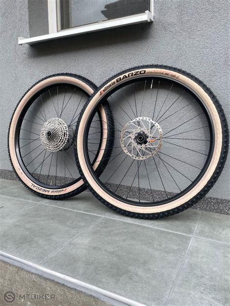 Syncros DS32 bílá zapletená kola MTB