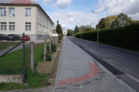 Nový chodník a lávka v Rapotíně