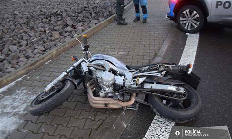 motocyklista v provozu a slepé úhly