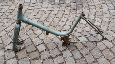 Řez přední motocyklovou vidlicí