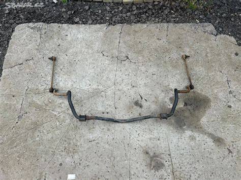 Stabilizátor přední nápravy automobilu
