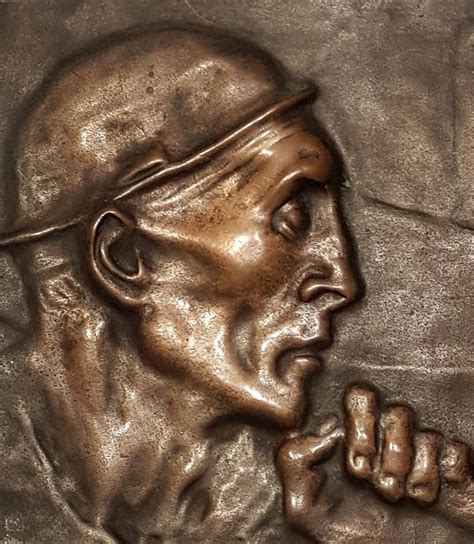 Dělník s nosítky Constantin Meunier bronz
