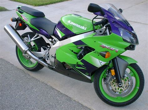 Motor Kawasaki ZX-9R Ninja 2000