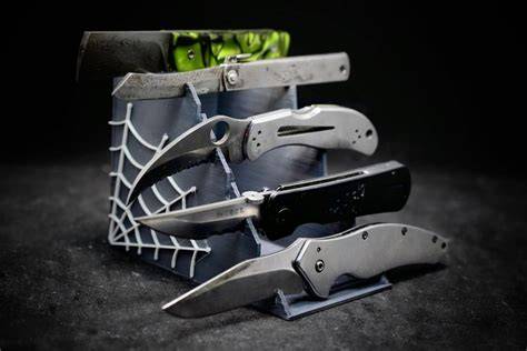 3D tisk rekvizit pro LARP (nože a lebky)