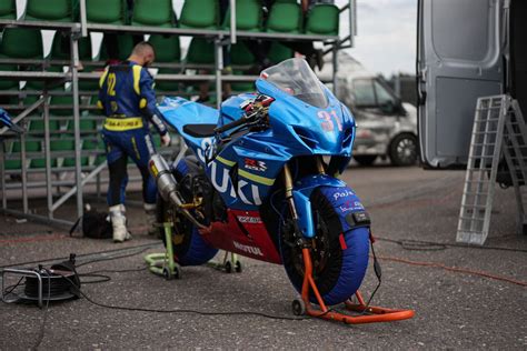 Moto shop Nusle motocyklové vybavení