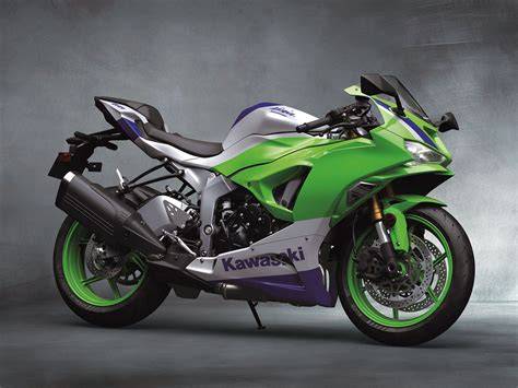 Kawasaki Ninja ZX benzinový zapalovač