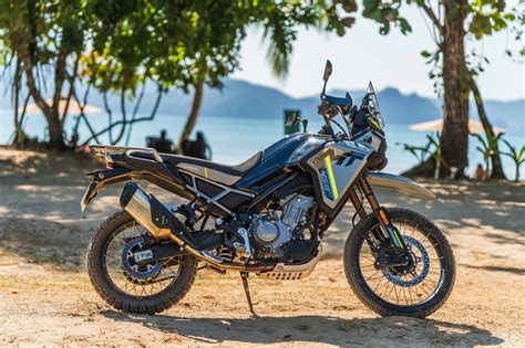 CFMOTO 450MT a BMW G 310 GS v terénu