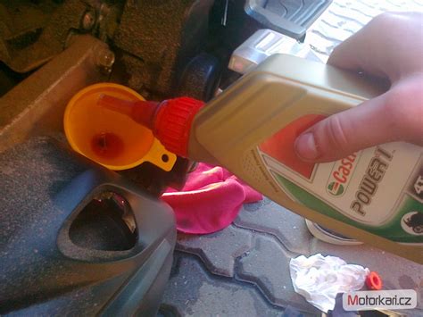 výměna oleje skútru Honda FES 250