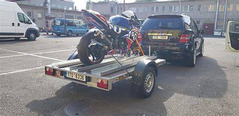 automatická aretace předního kola motocyklu