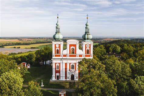 motorkáři u kostela Cvilín Krnov